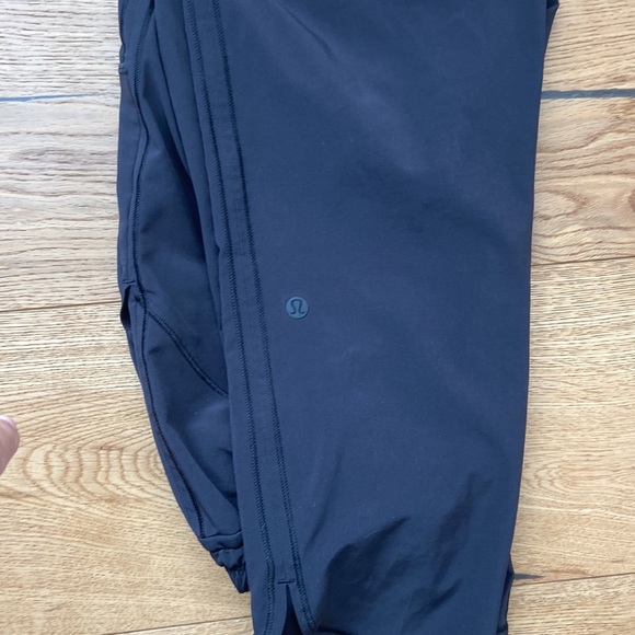 Lululemon Final Play Crop *23" Black Size 2 - Picture 8 of 8
